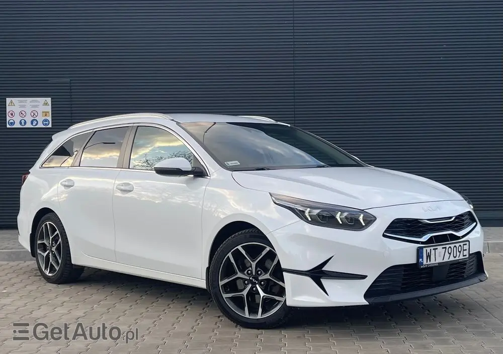 KIA Ceed 1.5 T-GDI Business Line DCT
