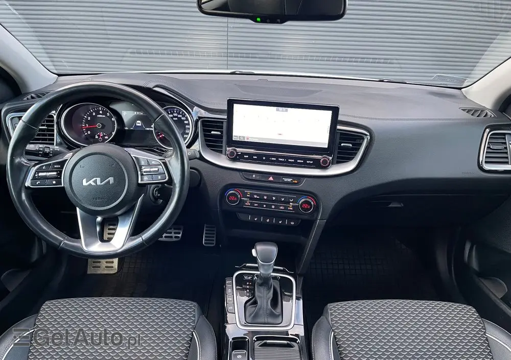 KIA Ceed 1.5 T-GDI Business Line DCT