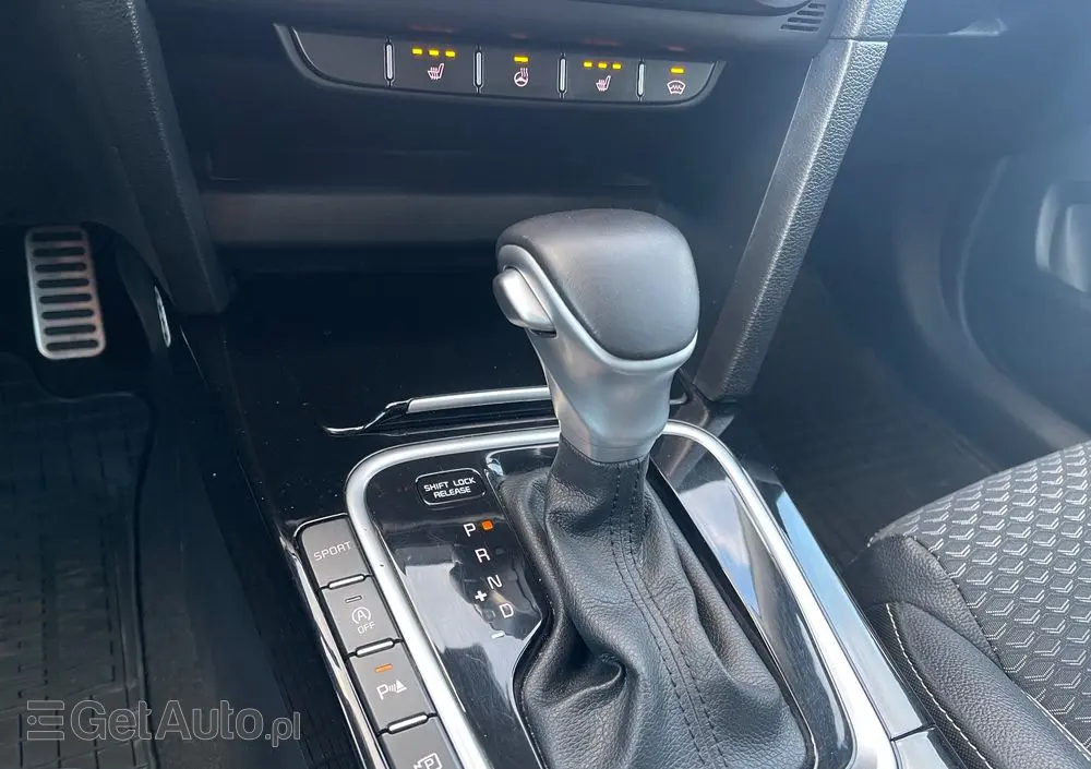 KIA Ceed 1.5 T-GDI Business Line DCT