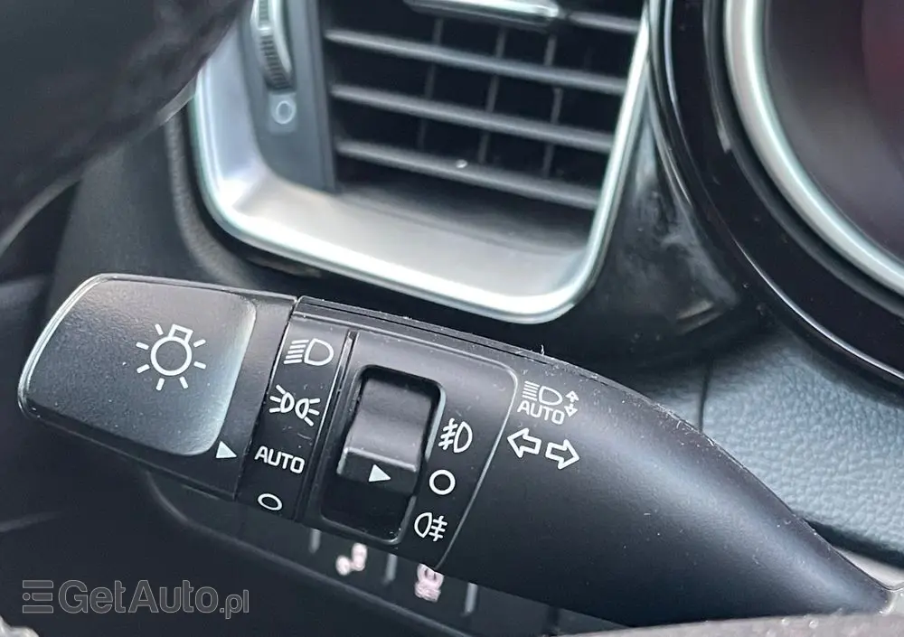 KIA Ceed 1.5 T-GDI Business Line DCT