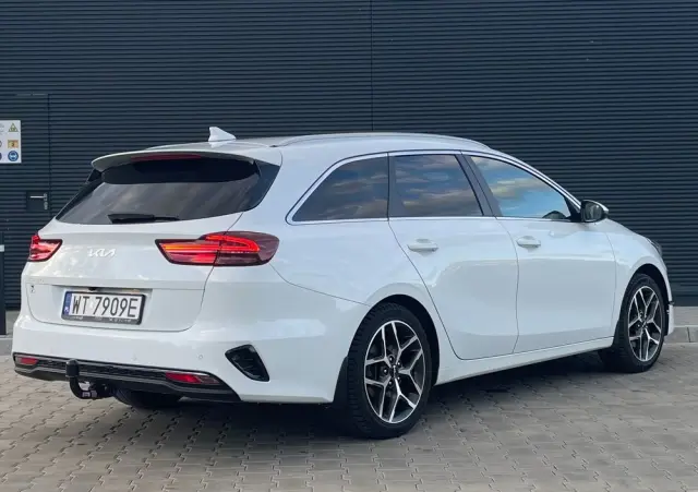 KIA Ceed 1.5 T-GDI Business Line DCT