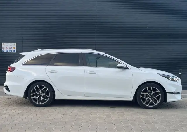 KIA Ceed 1.5 T-GDI Business Line DCT