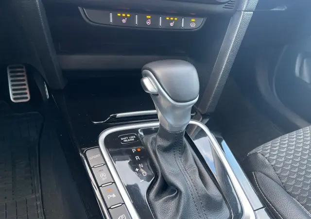 KIA Ceed 1.5 T-GDI Business Line DCT