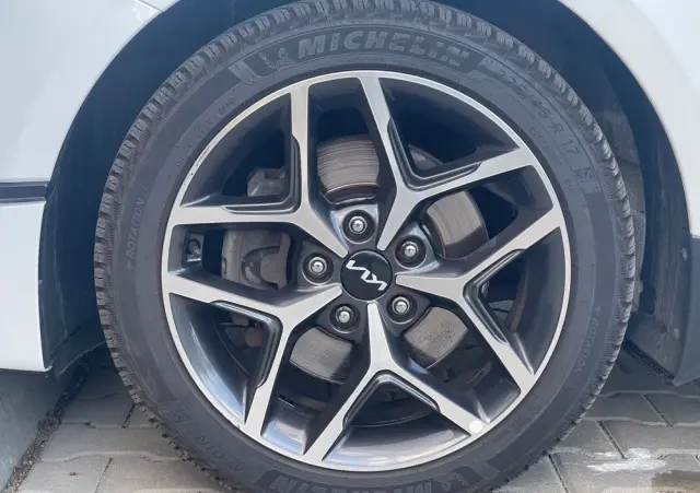 KIA Ceed 1.5 T-GDI Business Line DCT