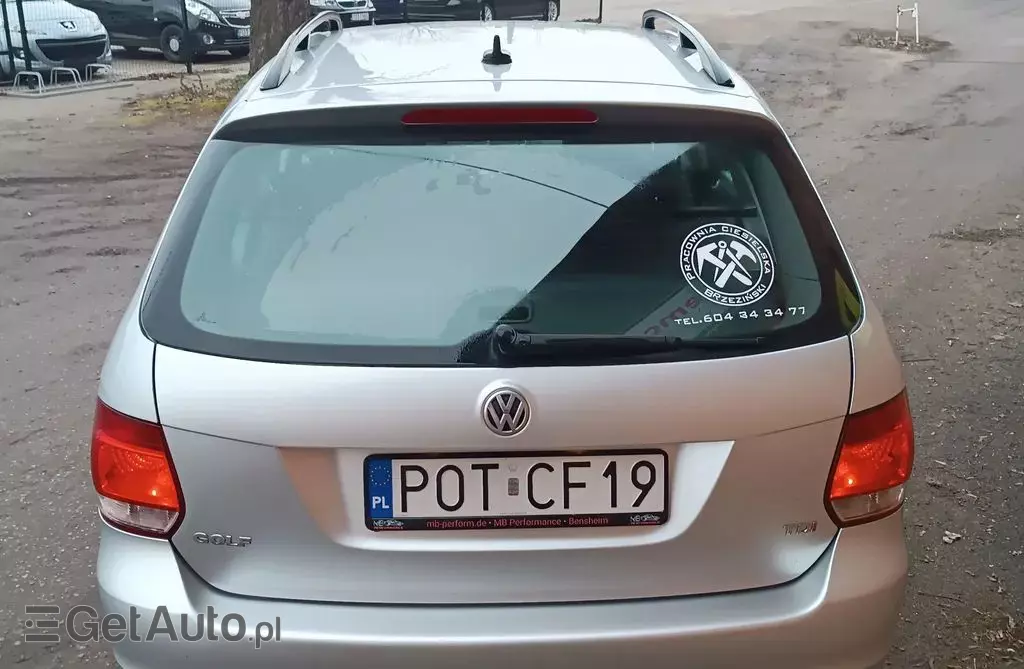 VOLKSWAGEN Golf 