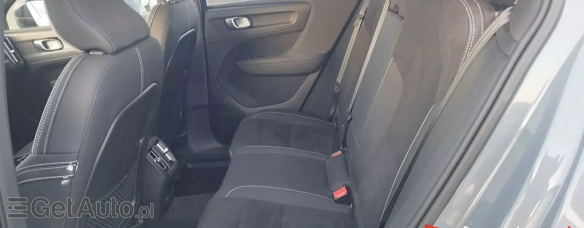 VOLVO C40 78 kWh (408 KM) AWD Electric