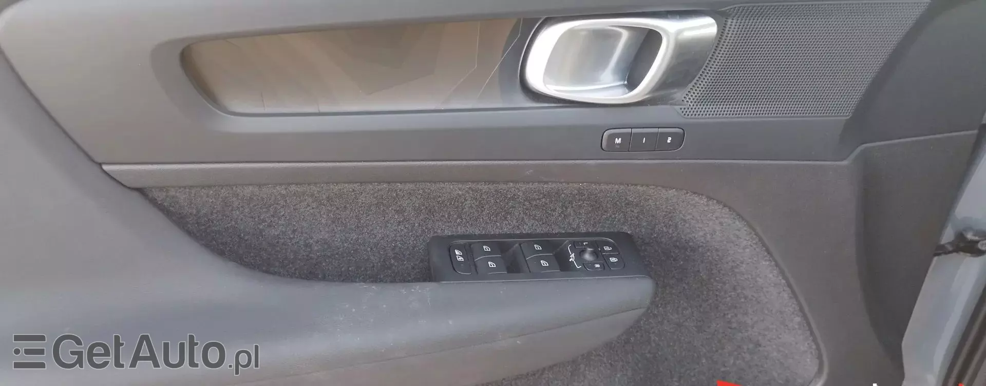 VOLVO C40 78 kWh (408 KM) AWD Electric