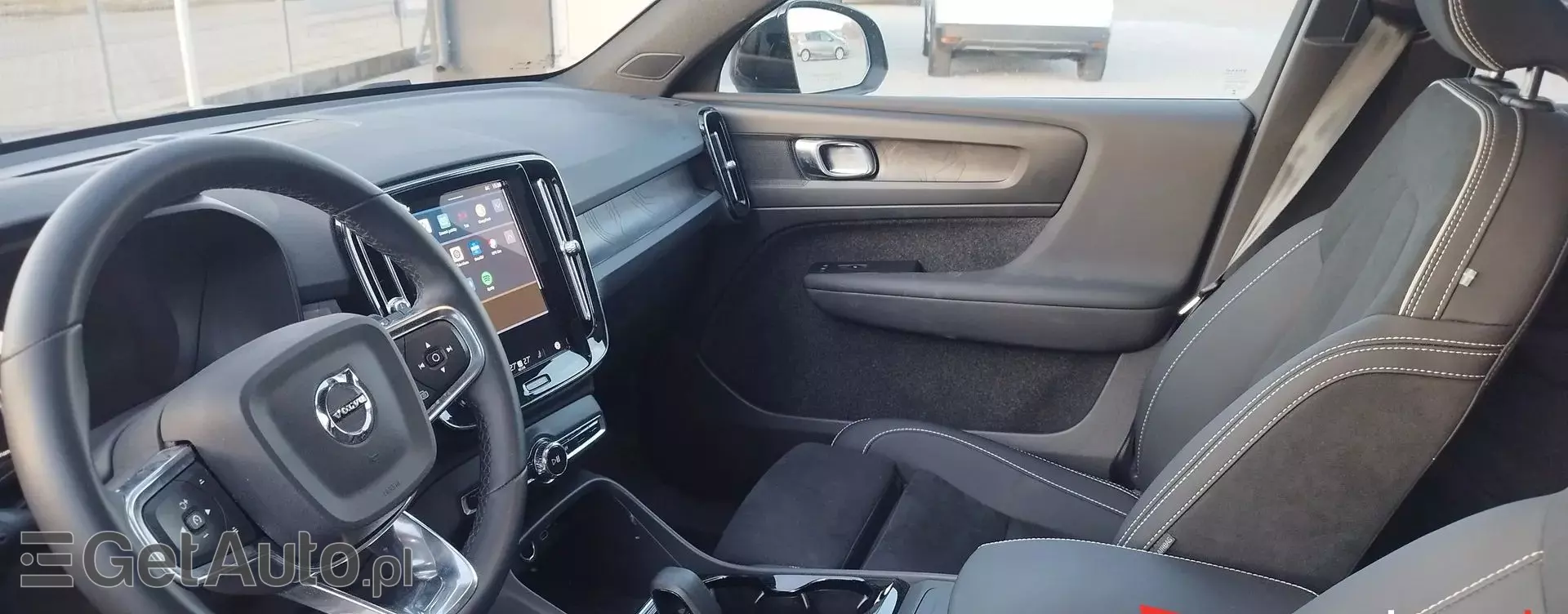 VOLVO C40 78 kWh (408 KM) AWD Electric