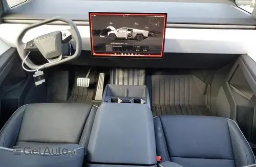 TESLA Cybertruck 