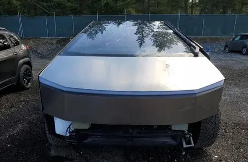 TESLA Cybertruck 