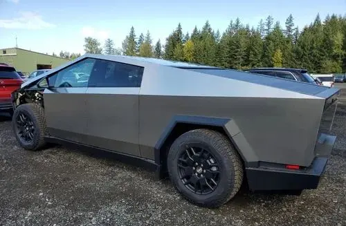 TESLA Cybertruck 