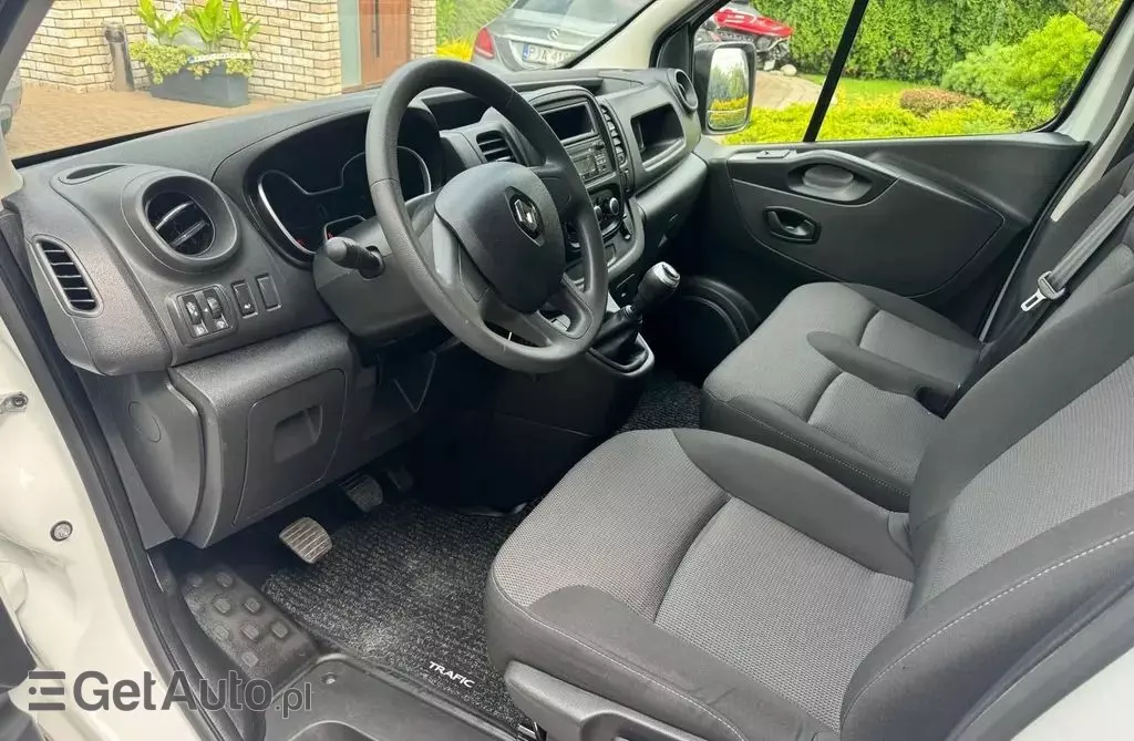 RENAULT Trafic 