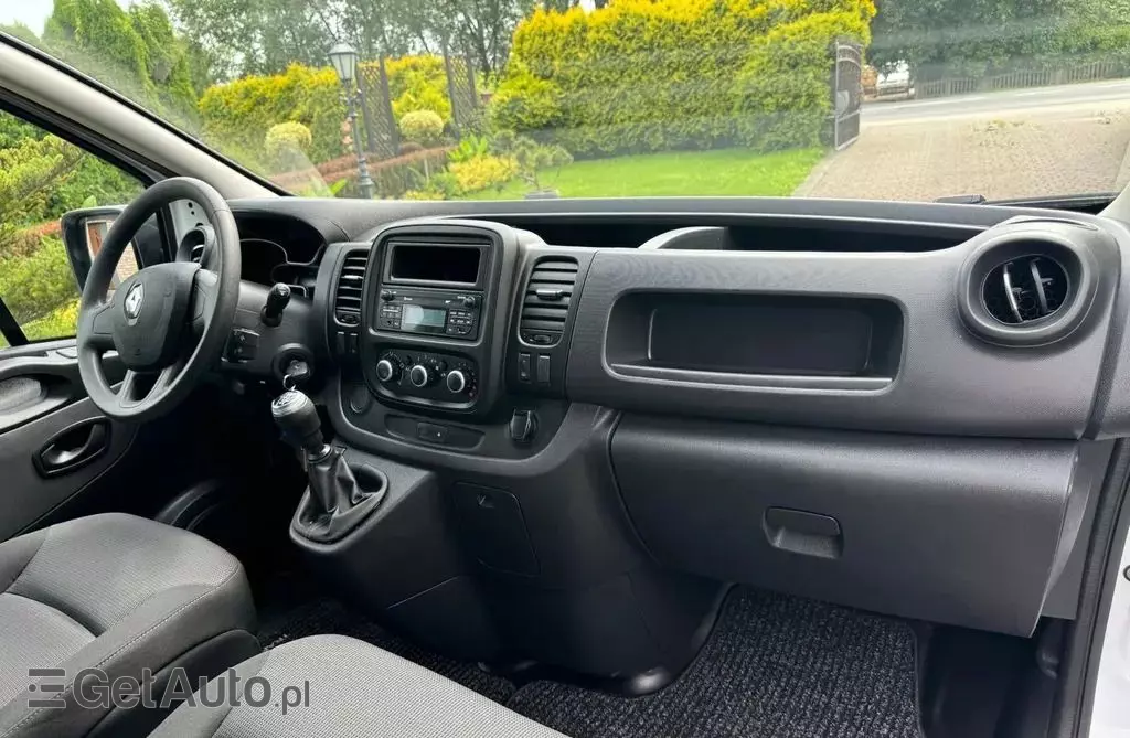 RENAULT Trafic 