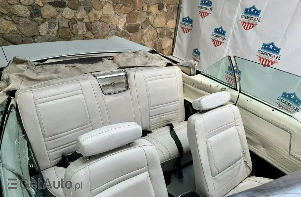 CHRYSLER Town & Country 