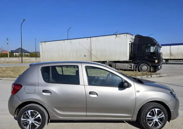 DACIA Sandero 1.2 16V 75 Live II