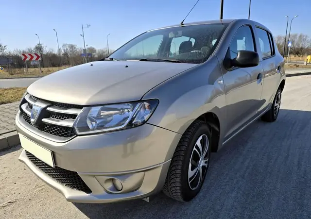 DACIA Sandero 1.2 16V 75 Live II