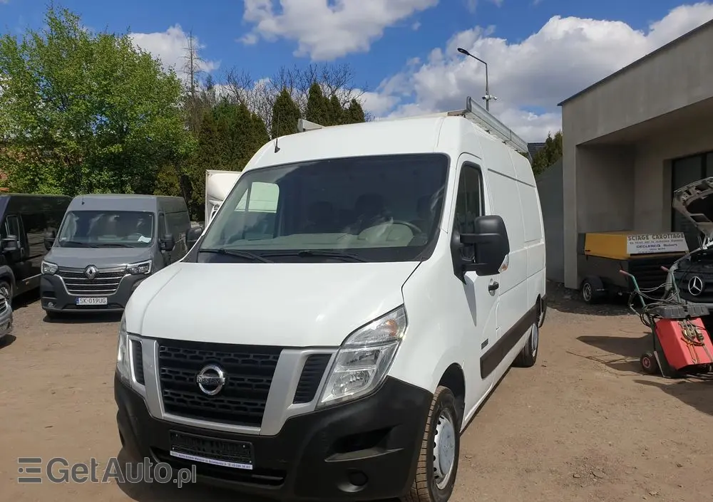 NISSAN NV400 