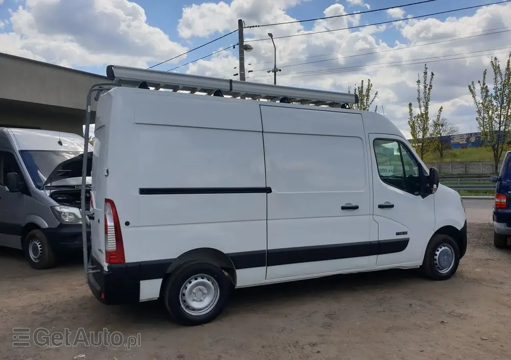 NISSAN NV400 