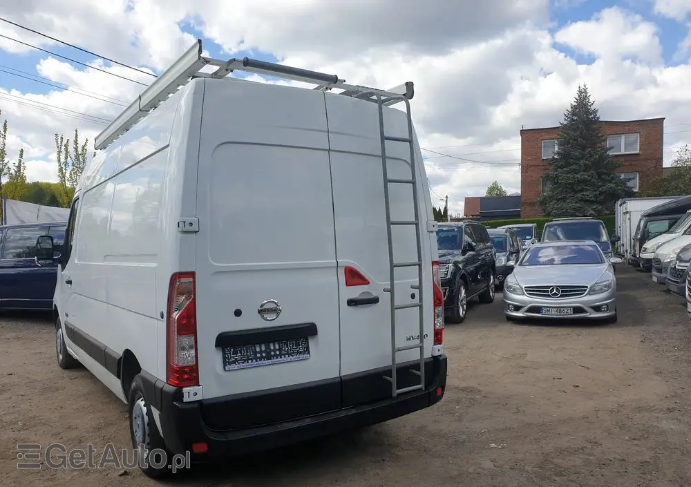 NISSAN NV400 