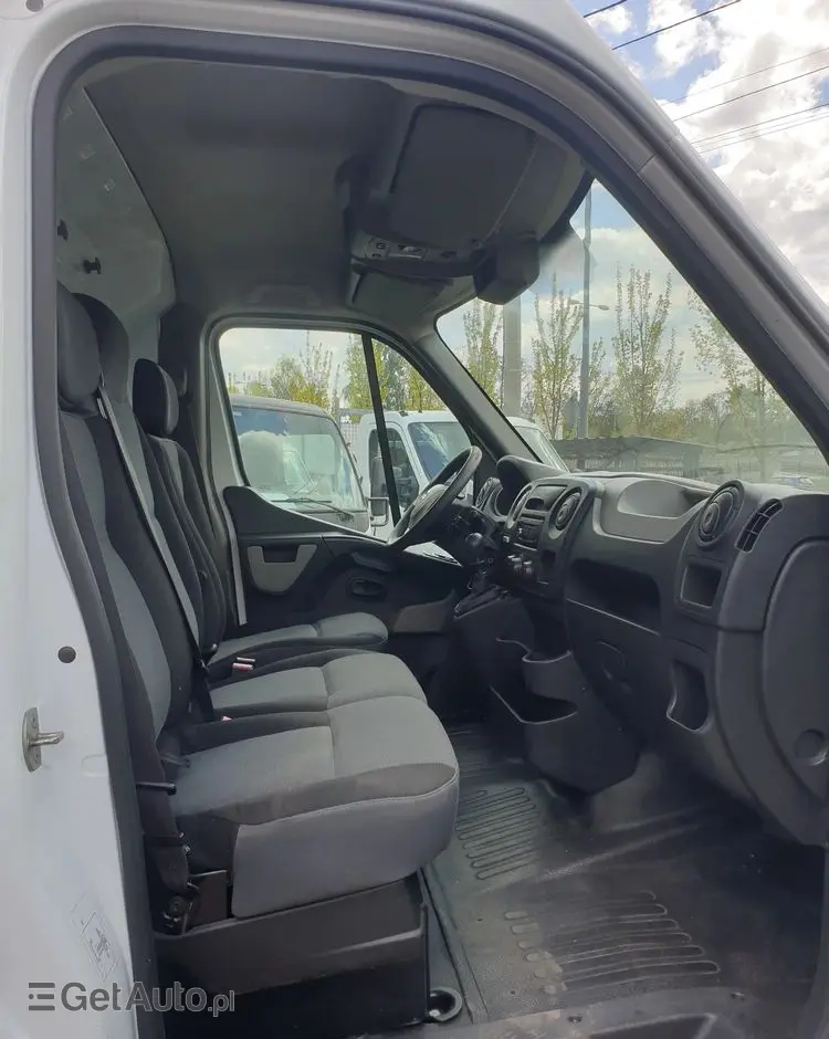 NISSAN NV400 