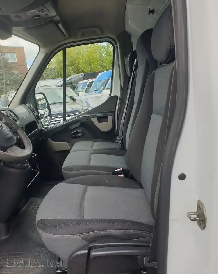NISSAN NV400 