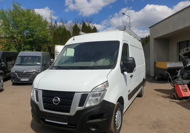 NISSAN NV400 