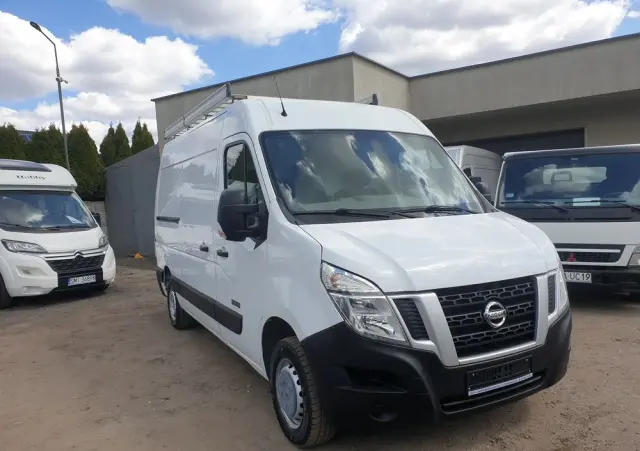 NISSAN NV400 