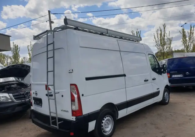 NISSAN NV400 