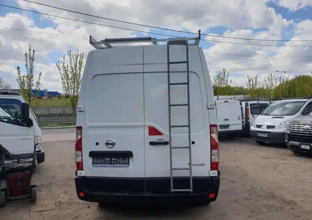 NISSAN NV400 