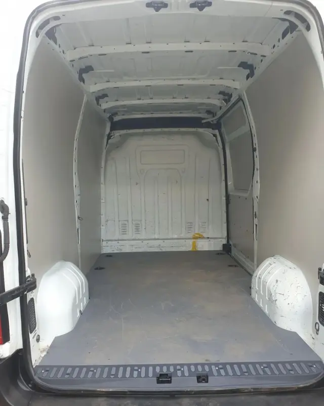 NISSAN NV400 
