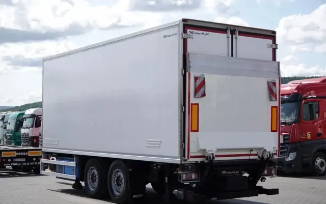 WIELTON PRZYCZEPA CHŁODNIA / IGLOOCAR / THERMO KING - FRIGOBLOCK / WINDA ZAŁADOWCZA / PRZEJAZDOWA / SAF / 2019 ROK 