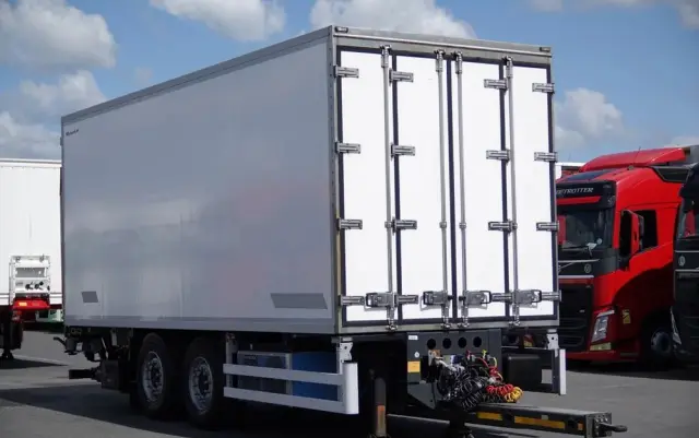 WIELTON PRZYCZEPA CHŁODNIA / IGLOOCAR / THERMO KING - FRIGOBLOCK / WINDA ZAŁADOWCZA / PRZEJAZDOWA / SAF / 2019 ROK 
