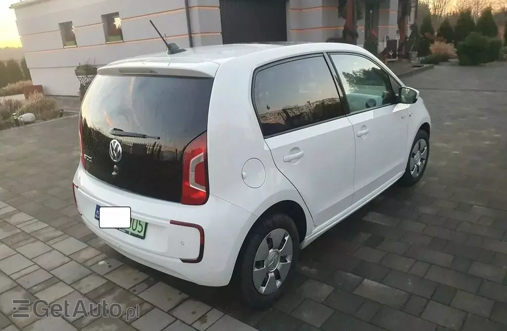 VOLKSWAGEN Up! 