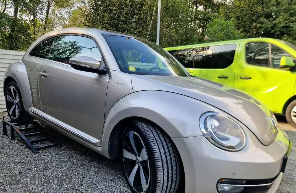 VOLKSWAGEN Beetle 