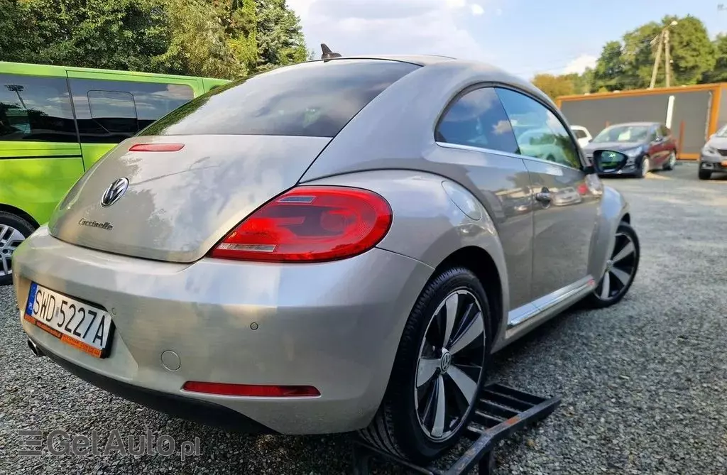 VOLKSWAGEN Beetle 
