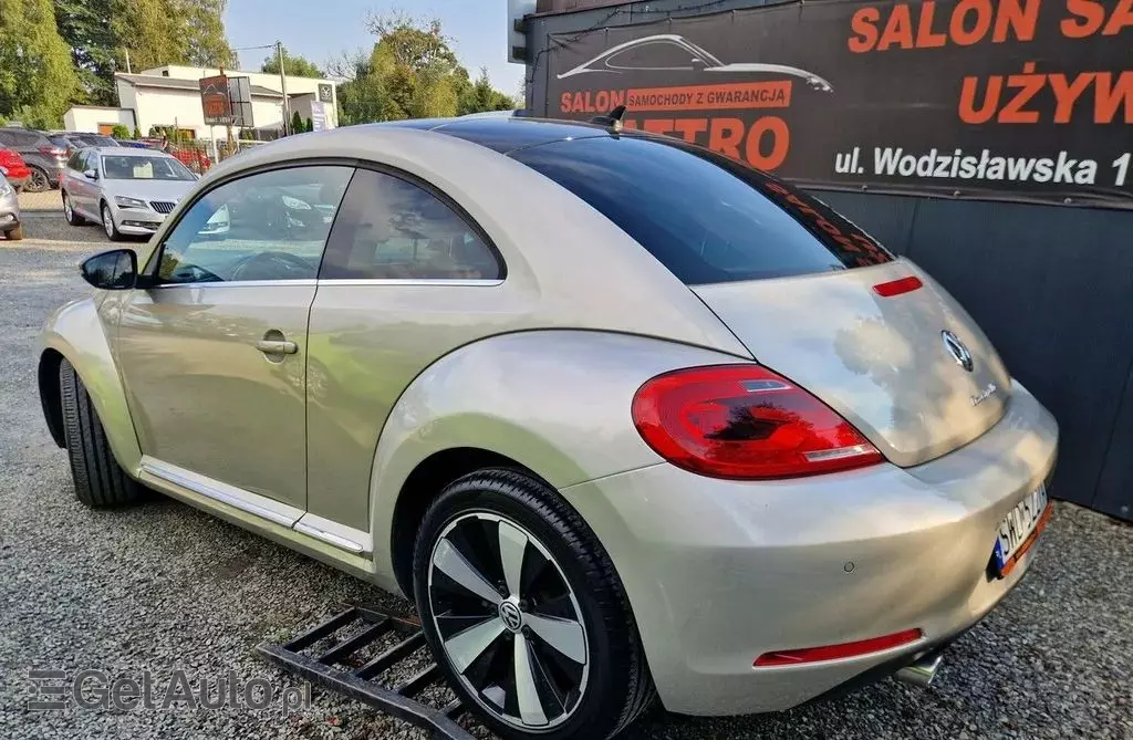 VOLKSWAGEN Beetle 