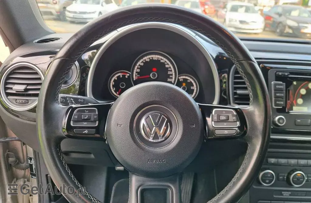 VOLKSWAGEN Beetle 