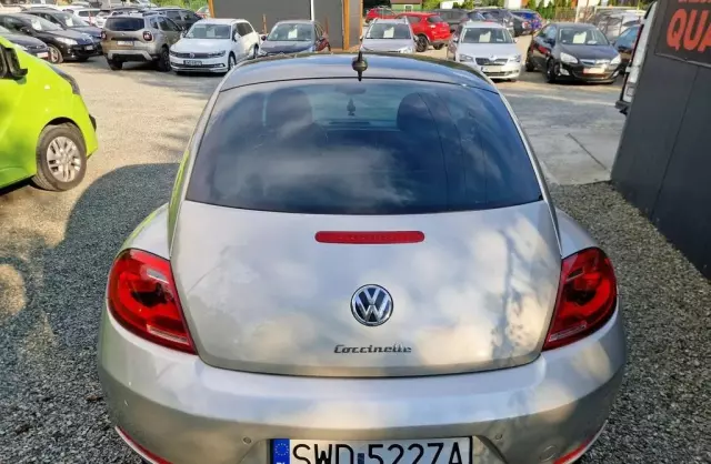 VOLKSWAGEN Beetle 