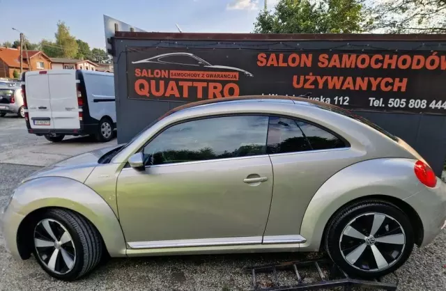 VOLKSWAGEN Beetle 