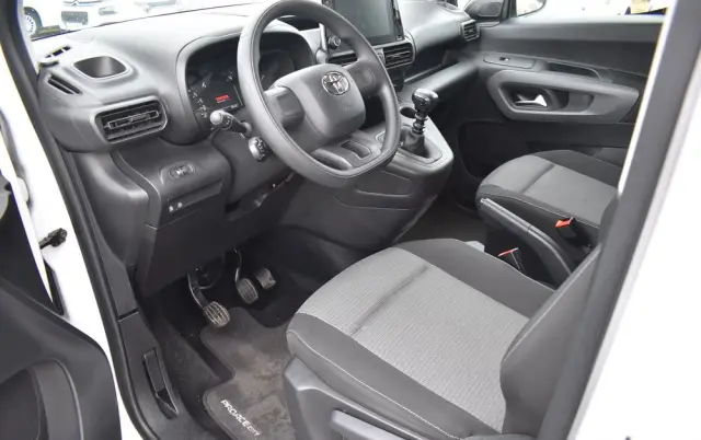 TOYOTA Proace City Verso 1.5 D-4D Business