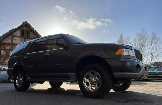 LINCOLN Navigator 