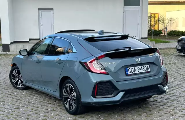 HONDA Civic 1.5 VTEC (180 KM) CVT