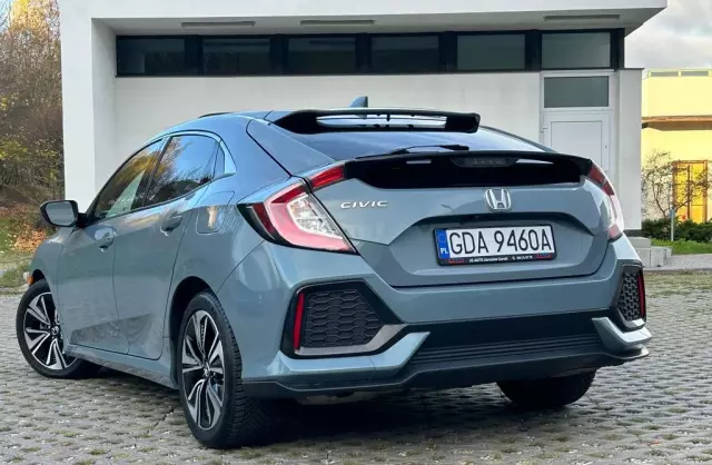 HONDA Civic 1.5 VTEC (180 KM) CVT