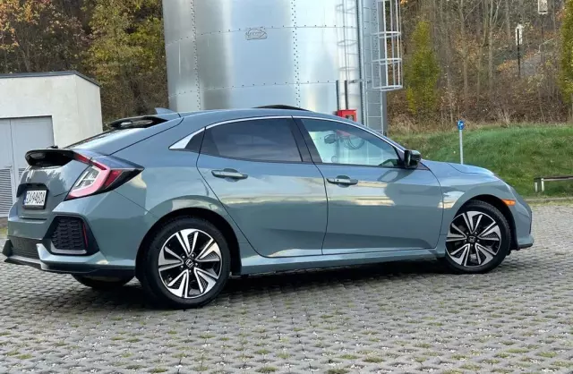 HONDA Civic 1.5 VTEC (180 KM) CVT