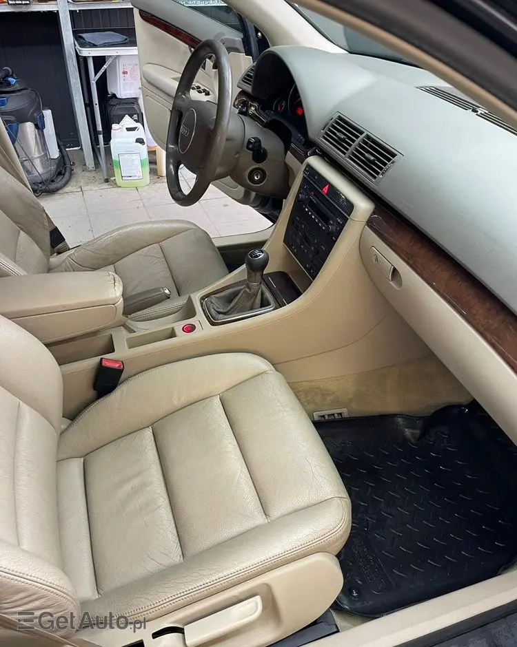 AUDI A4 Limousine 
