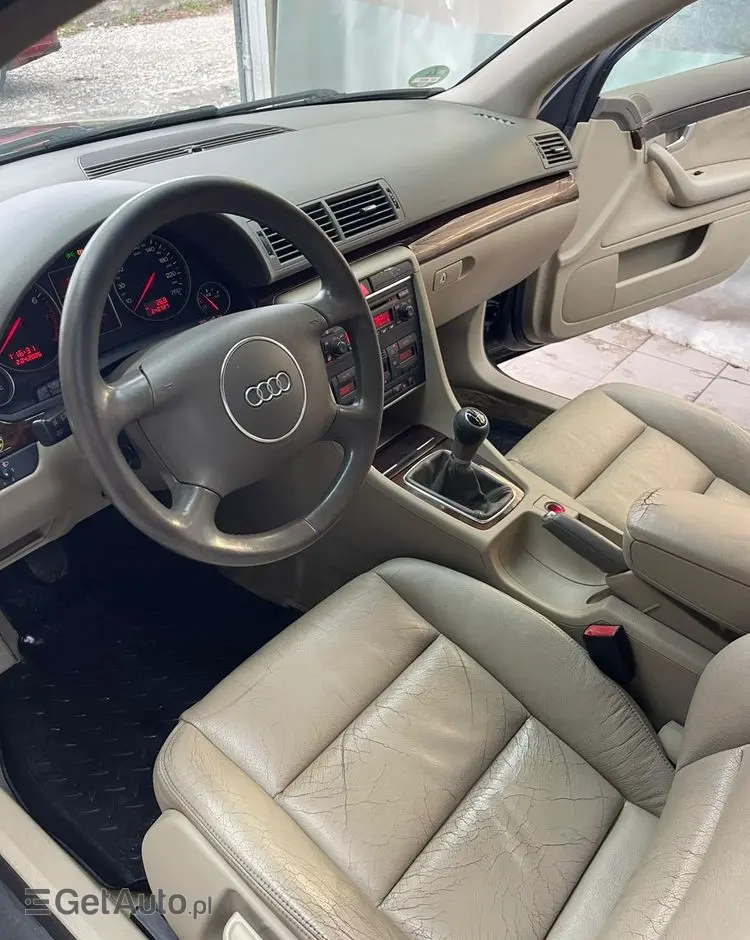 AUDI A4 Limousine 