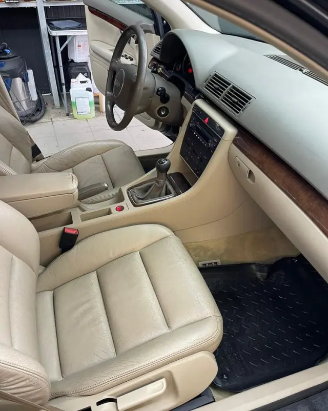 AUDI A4 Limousine 