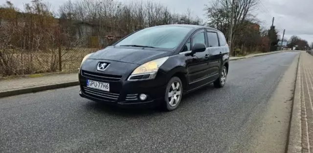 PEUGEOT 5008 