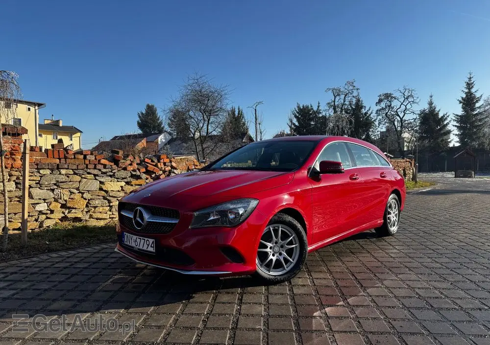 MERCEDES-BENZ CLA 180 d Orange Art Edition