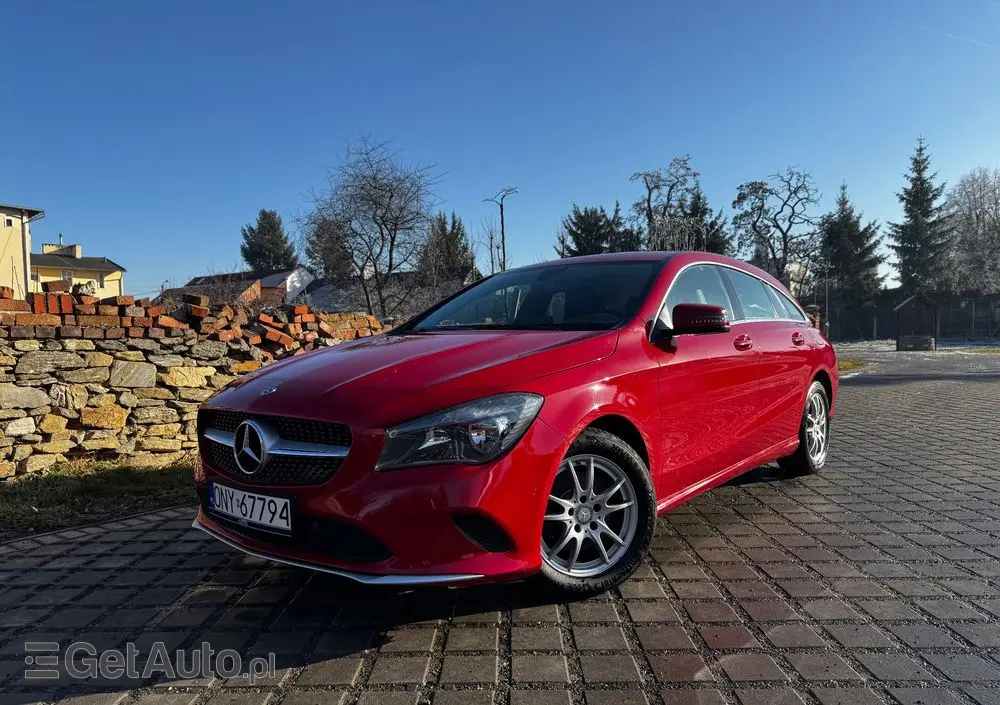 MERCEDES-BENZ CLA 180 d Orange Art Edition
